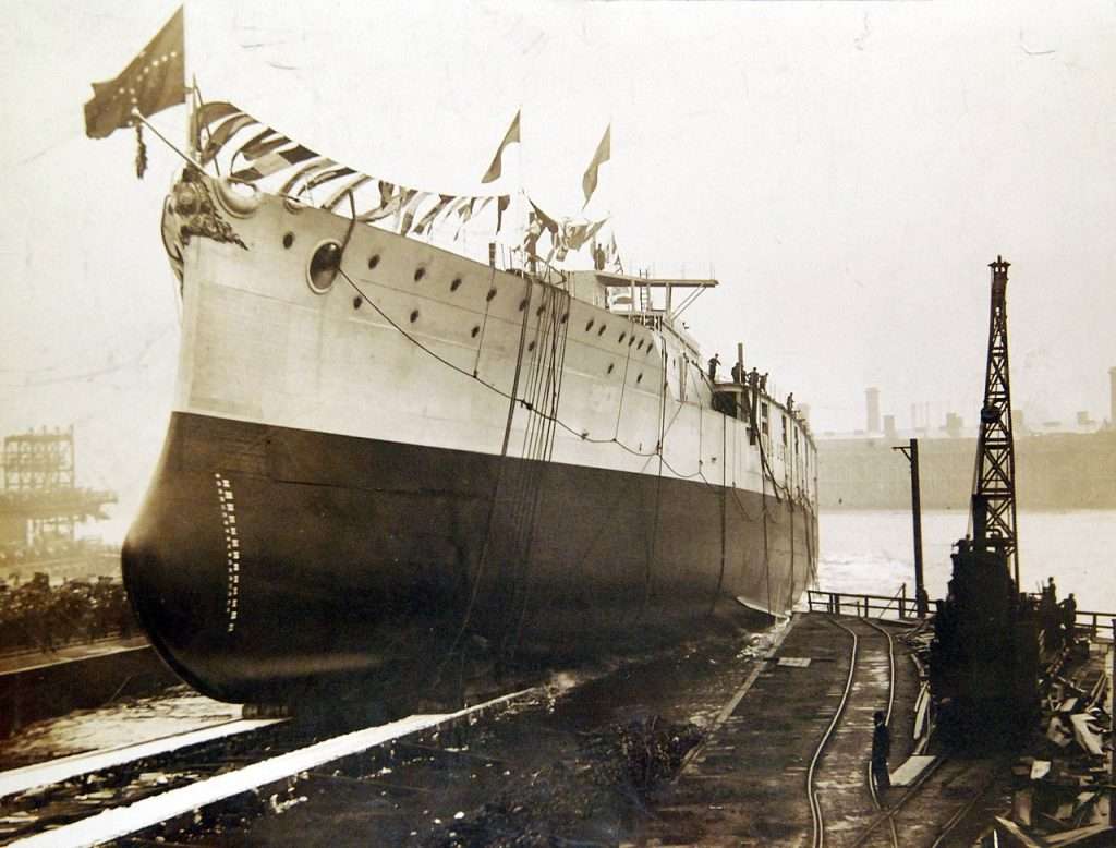 Launching the Minas Geraes at Newcastle-upon-Tyne, 1908. 