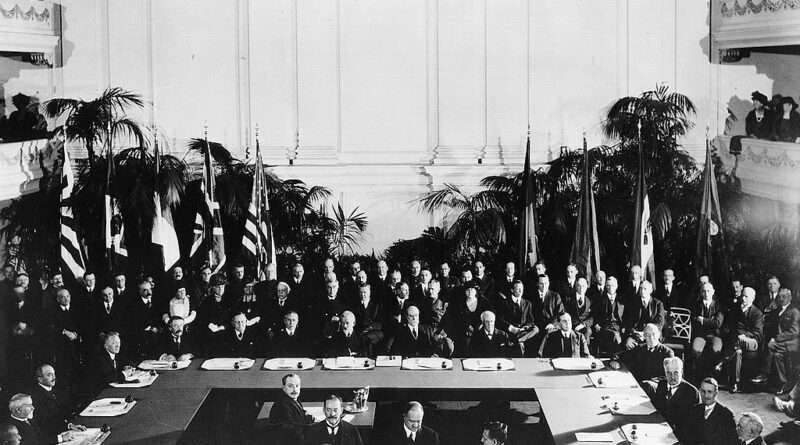 Signing of the Washington NavalTreaty.