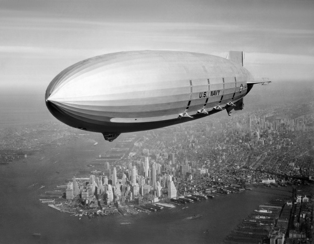 USS Macon flying over Manhattan in 1933. 