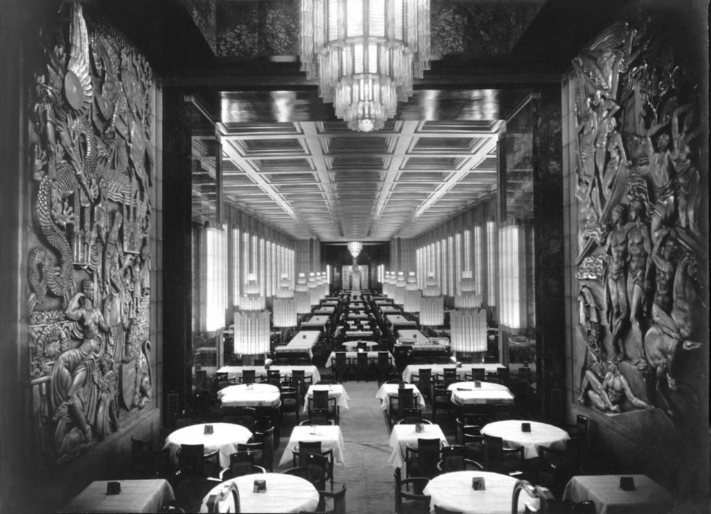The extravagant main dining room inside the SS Normandie. 