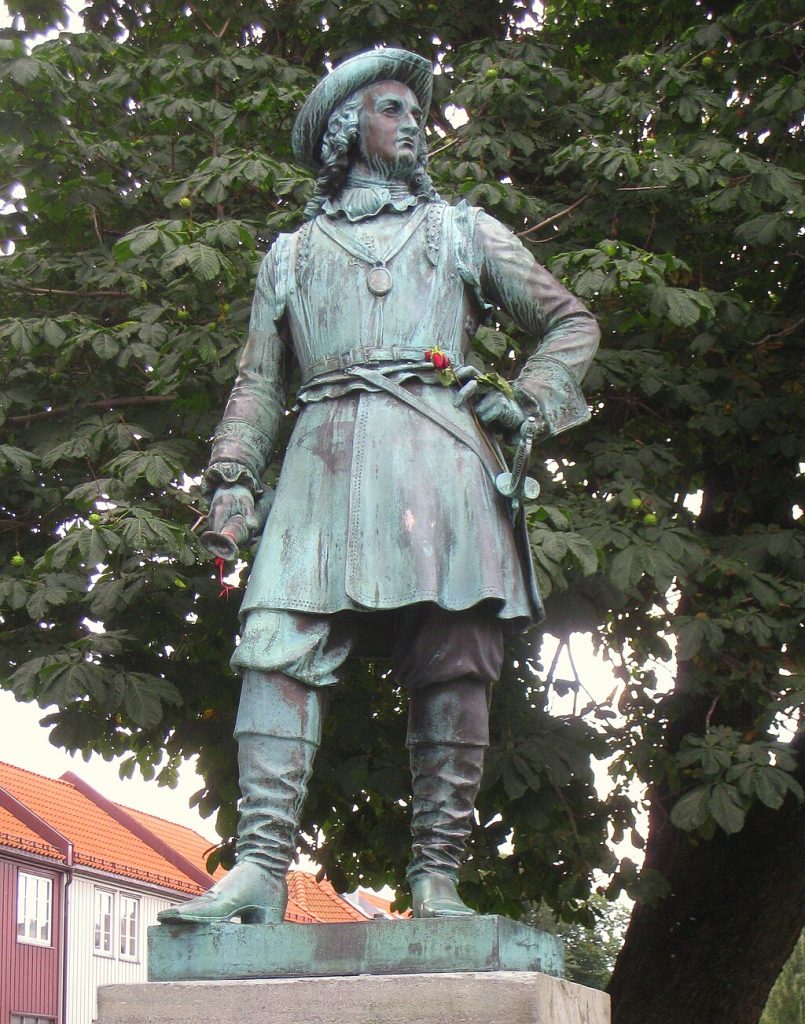 A statue dedicated to Peter Tordenskjold in Trondheim. 
