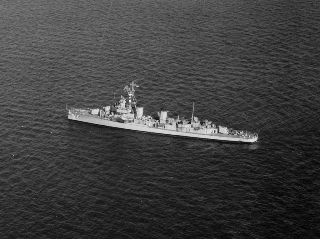 USS Eaton, 1952. 