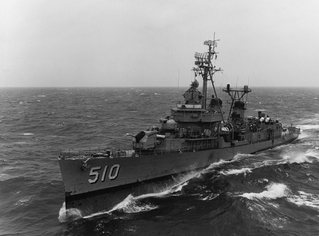 USS Eaton underway in the Atlantic, 1964. 